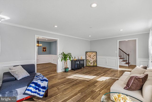 4 RIVERVIEW DR, Trenton, NJ 08628