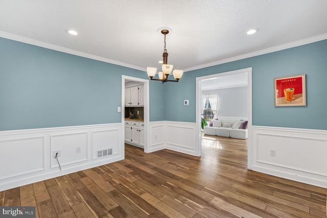 4 RIVERVIEW DR, Trenton, NJ 08628