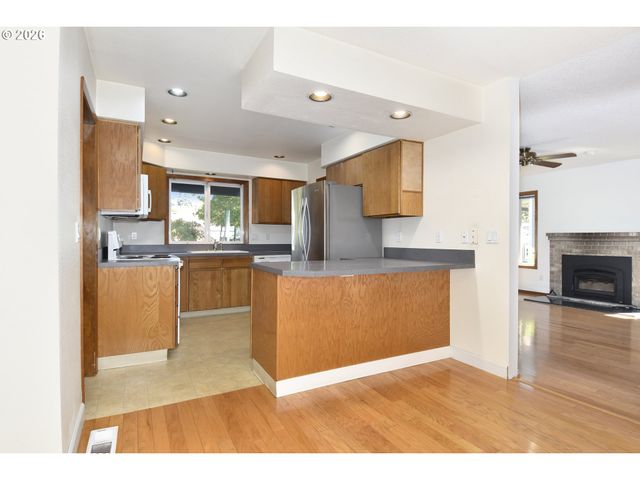 8600 Se HOOD St, Clackamas, OR 97015