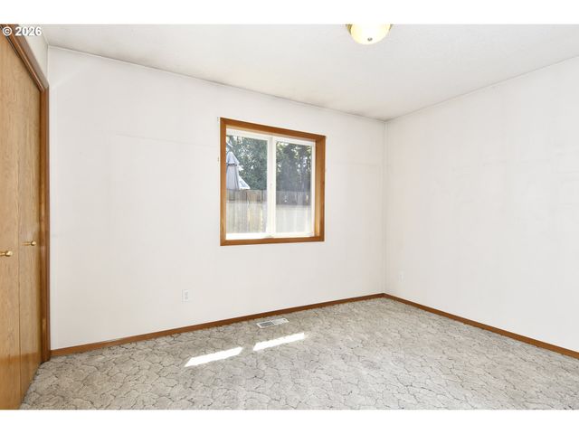 8600 Se HOOD St, Clackamas, OR 97015