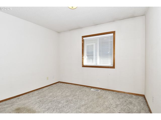 8600 Se HOOD St, Clackamas, OR 97015