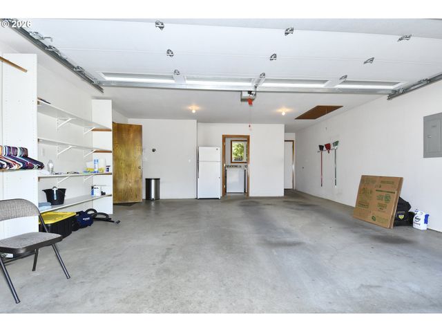 8600 Se HOOD St, Clackamas, OR 97015