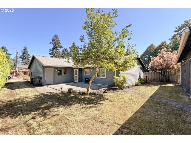8600 Se HOOD St, Clackamas, OR 97015