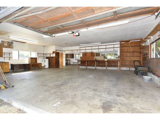 8600 Se HOOD St, Clackamas, OR 97015