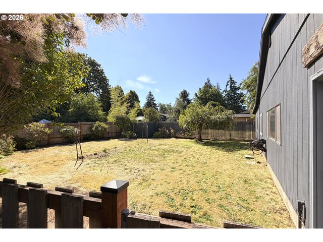 8600 Se HOOD St, Clackamas, OR 97015