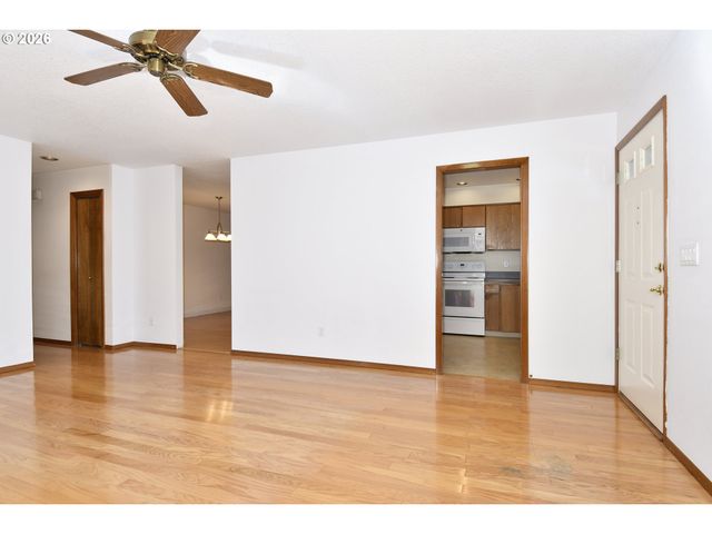 8600 Se HOOD St, Clackamas, OR 97015