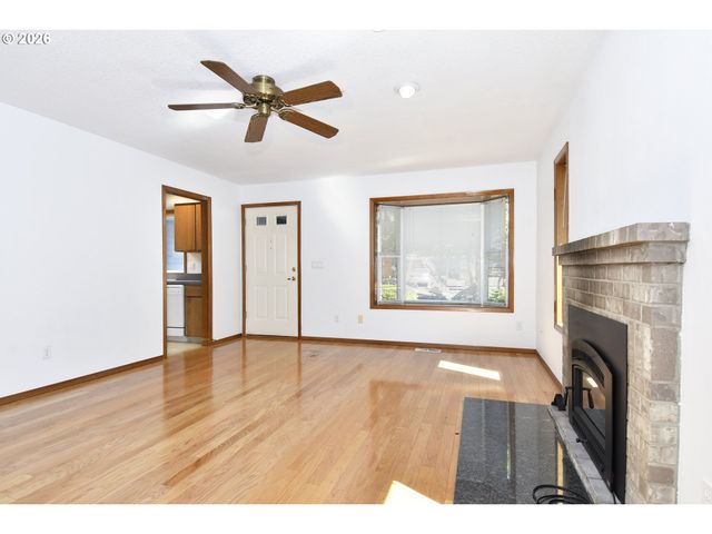 8600 Se HOOD St, Clackamas, OR 97015