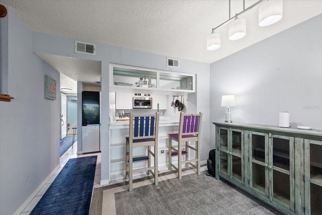 9434 TARA CAY COURT 25, Seminole, FL 33776