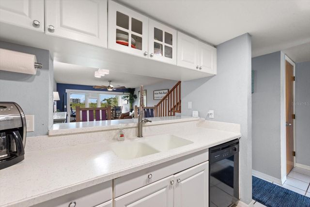 9434 TARA CAY COURT 25, Seminole, FL 33776