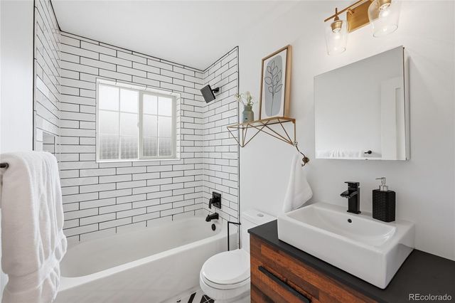 1000 Locust Street, Denver, CO 80220