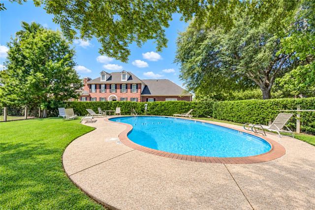 9400 Doliver Drive 42, Houston, TX 77063