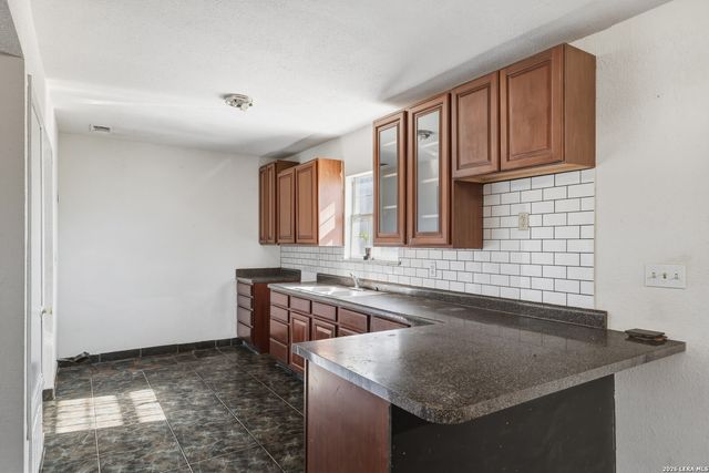 17896 PLEASANTON RD, San Antonio, TX 78221