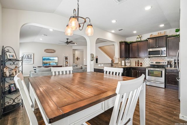 894 PUMPKIN RDG, New Braunfels, TX 78130