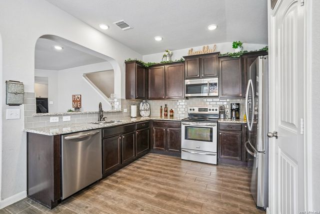 894 PUMPKIN RDG, New Braunfels, TX 78130