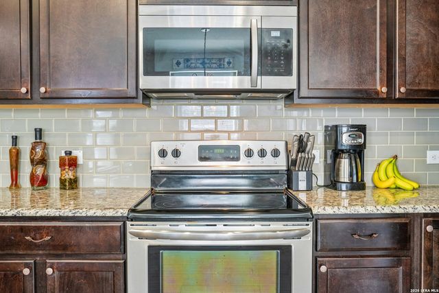 894 PUMPKIN RDG, New Braunfels, TX 78130