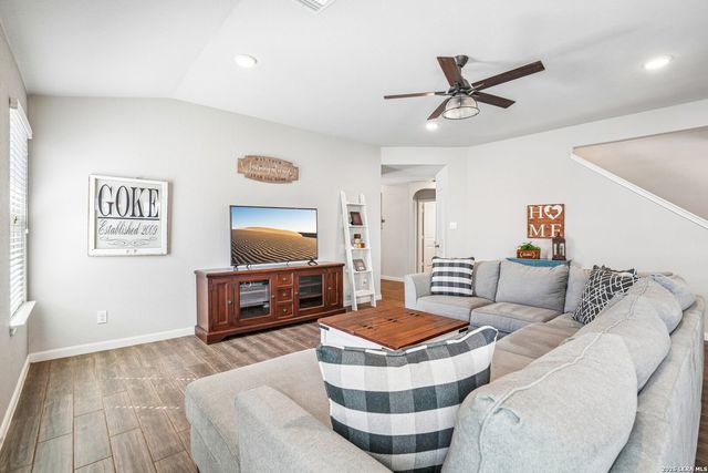 894 PUMPKIN RDG, New Braunfels, TX 78130