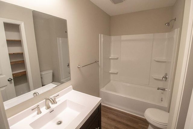 1909 NEWTON DR, Columbia, MO 65202