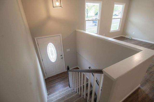 1909 NEWTON DR, Columbia, MO 65202