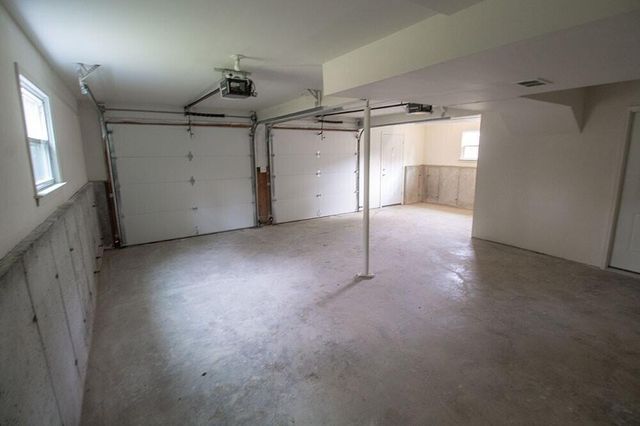 1909 NEWTON DR, Columbia, MO 65202