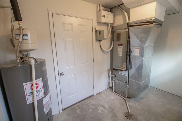 1909 NEWTON DR, Columbia, MO 65202