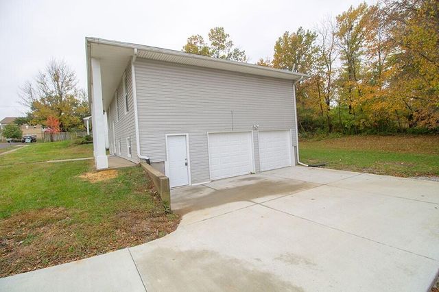 1909 NEWTON DR, Columbia, MO 65202