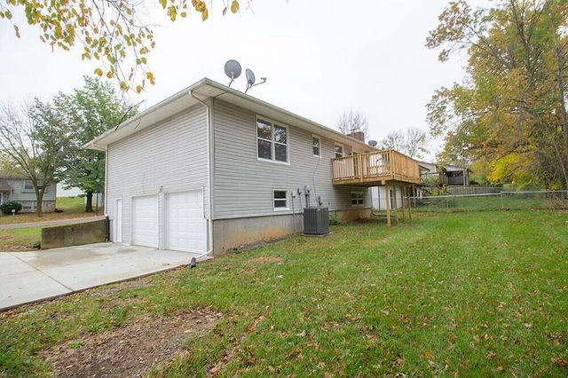 1909 NEWTON DR, Columbia, MO 65202