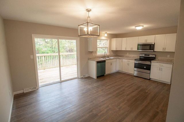 1909 NEWTON DR, Columbia, MO 65202