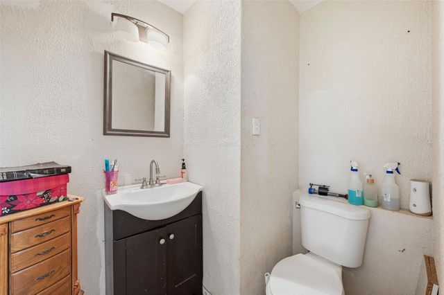 1702 Emerald Street, Grand Prairie, TX 75051