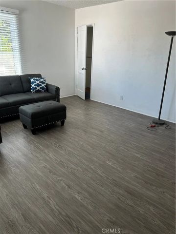 1349 W 35th, Los Angeles, CA 90007