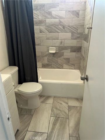 1349 W 35th, Los Angeles, CA 90007