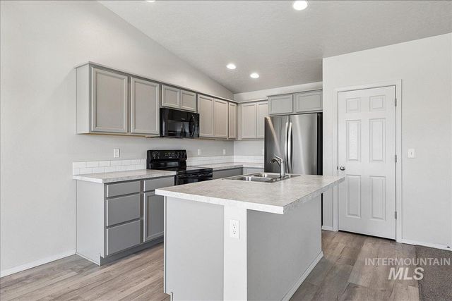 11201 Bidwell, Caldwell, ID 83605