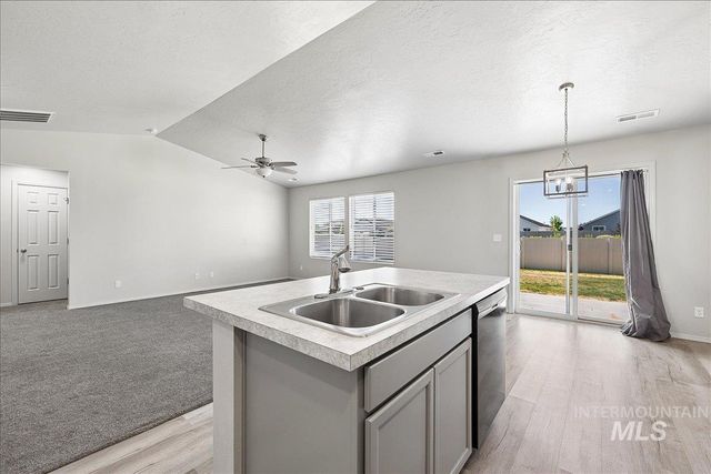 11201 Bidwell, Caldwell, ID 83605