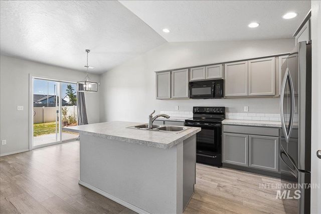 11201 Bidwell, Caldwell, ID 83605