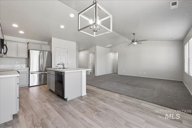 11201 Bidwell, Caldwell, ID 83605