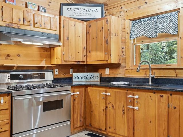 1860 W Elmwood Drive, Acworth, GA 30102