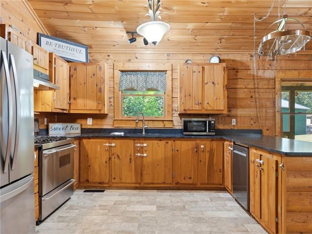 1860 W Elmwood Drive, Acworth, GA 30102