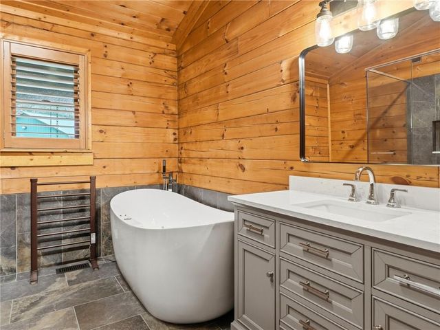 1860 W Elmwood Drive, Acworth, GA 30102