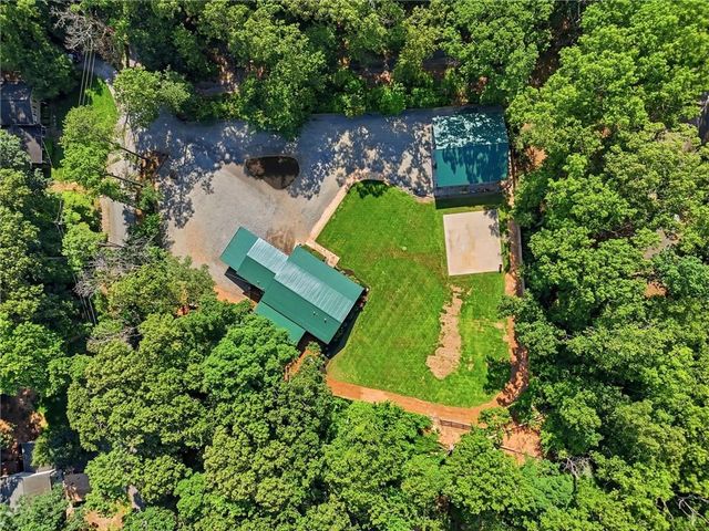1860 W Elmwood Drive, Acworth, GA 30102