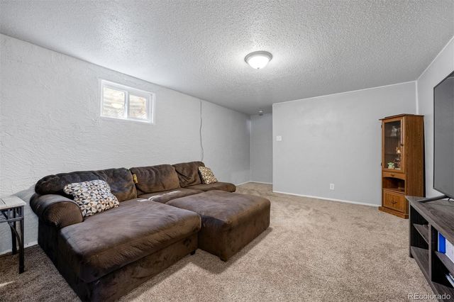 40 Normandy Circle, Pueblo, CO 81001