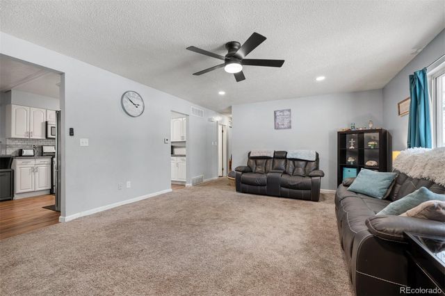 40 Normandy Circle, Pueblo, CO 81001