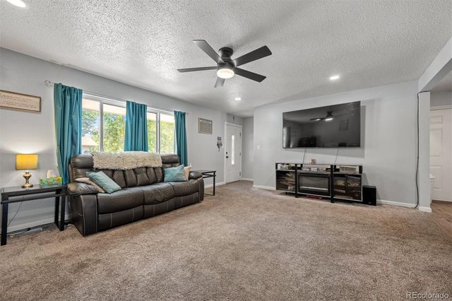 40 Normandy Circle, Pueblo, CO 81001
