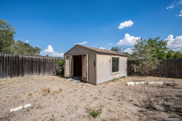 40 Normandy Circle, Pueblo, CO 81001
