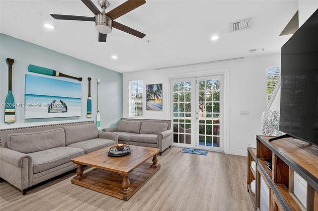 810 N 3rd Avenue N 76, Lake Worth, FL 33460