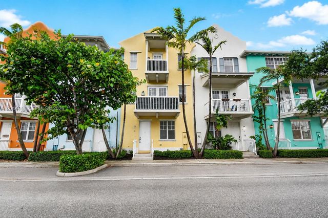 810 N 3rd Avenue N 76, Lake Worth, FL 33460