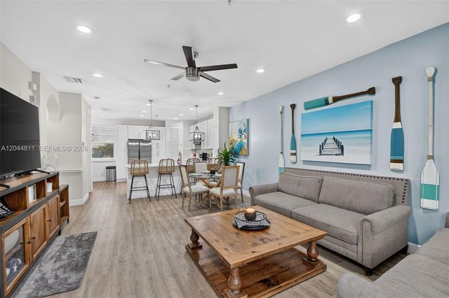 810 N 3rd Avenue N 76, Lake Worth, FL 33460
