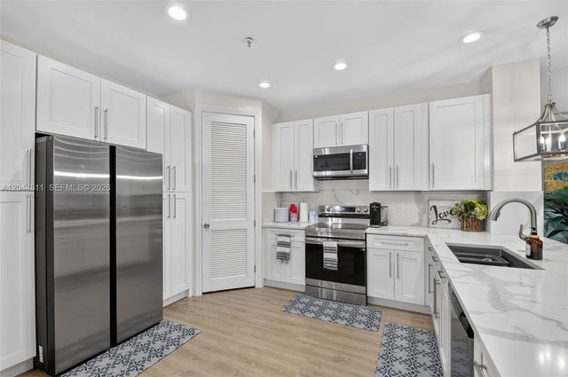 810 N 3rd Avenue N 76, Lake Worth, FL 33460