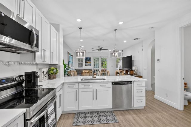 810 N 3rd Avenue N 76, Lake Worth, FL 33460