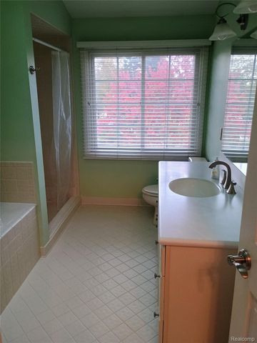 4111 Seymour Drive, Troy, MI 48098