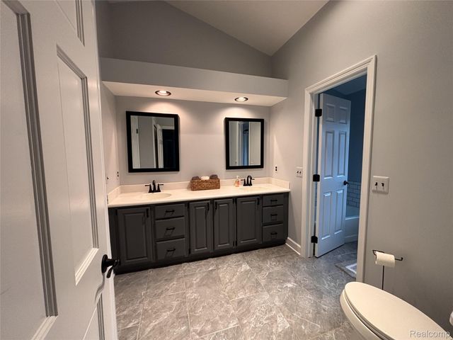 4111 Seymour Drive, Troy, MI 48098