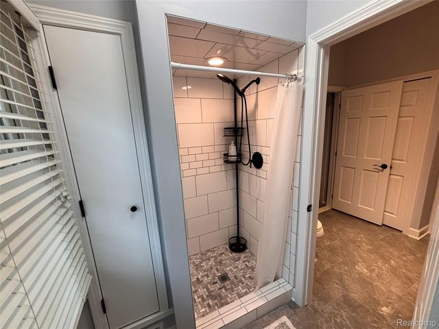 4111 Seymour Drive, Troy, MI 48098